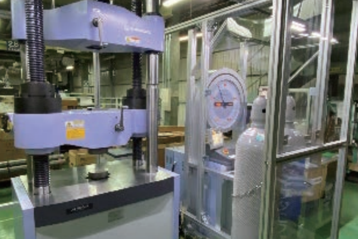 1000kN万能試験装置